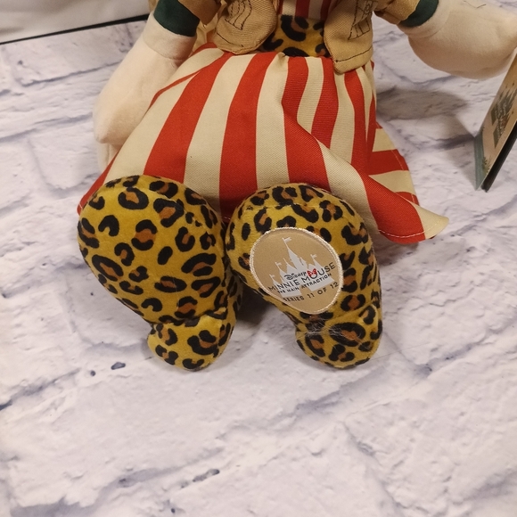 Minnie Mouse Main Attraction Safari Minnie #11 of 12 - Picture 6 of 12